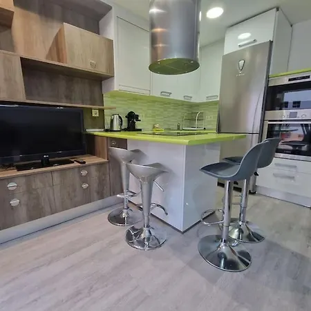 Апартаменти 190a Dos Dormitorios Y Terraza Хіхон